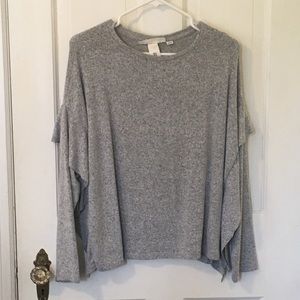 Cozy, lightweight gray sweater!